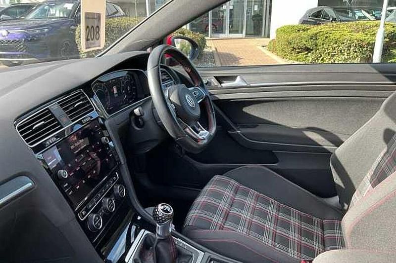 Begagnad VW Golf VII 245 HK (180 kW) 2019 Halvkombi