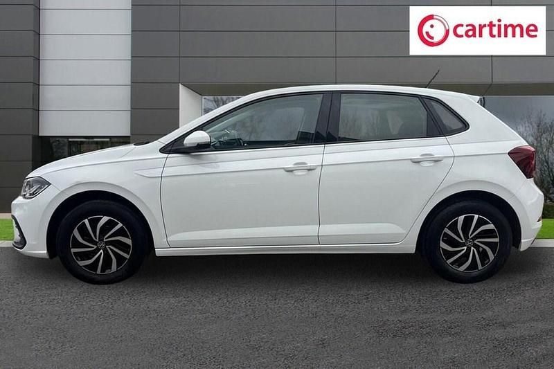 Begagnad VW Polo S 95 HK (69 kW) 2023 Vit Halvkombi
