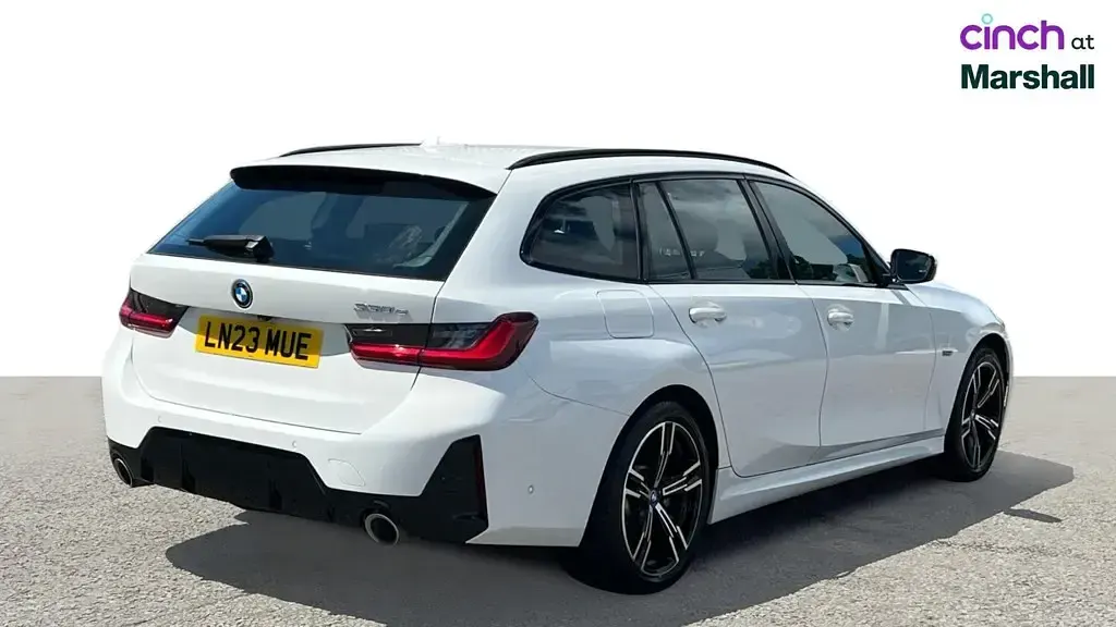 Used BMW 330e M Sport 292 HP (214 kW) 2023 Alpine white Estate