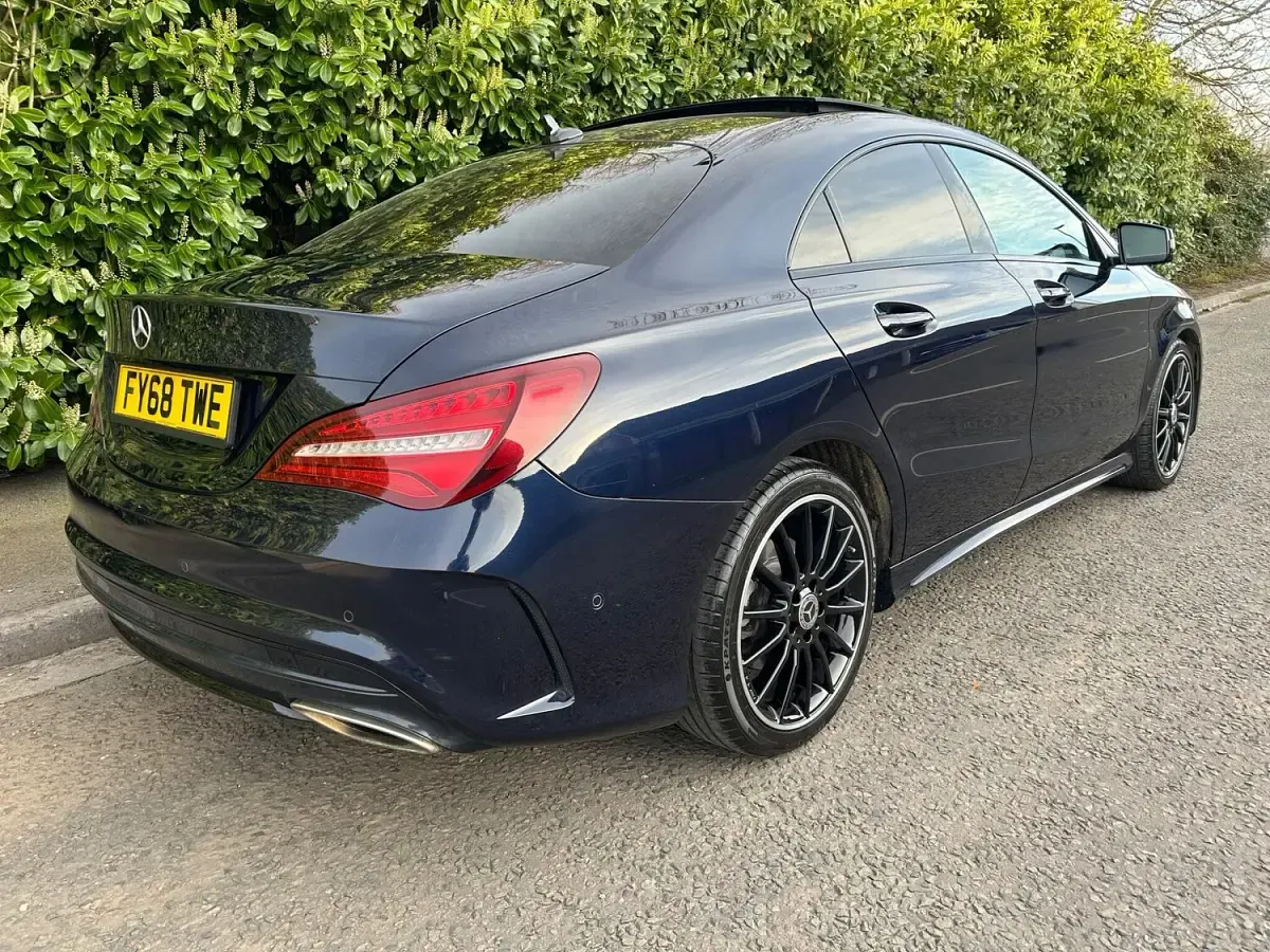 Begagnad Mercedes CLA200 AMG line 156 HK (114 kW) 2018 Blå Sedan