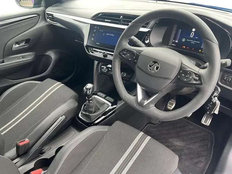 Second-hand Vauxhall Corsa 100 CP (73 kW) 2023 Albastru Hatchback
