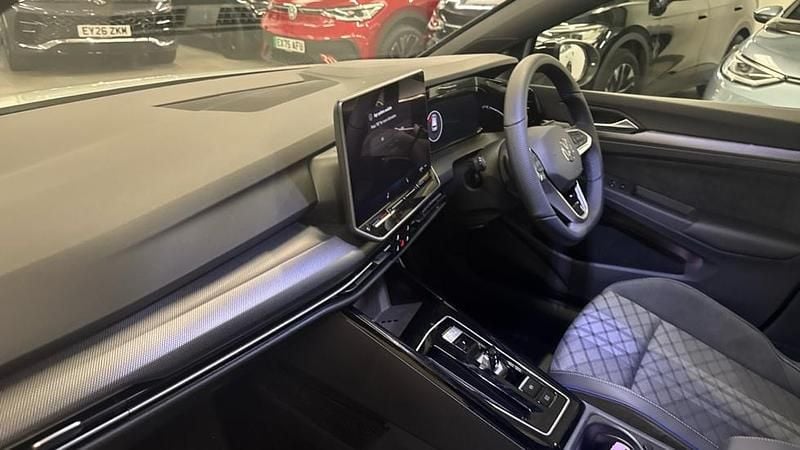 New VW Golf VIII Black Edition 150 HP (110 kW) 2026 Pure white Hatchback