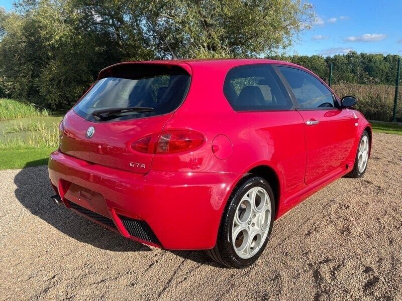 Used Alfa Romeo 147 GTA 250 HP (183 kW) 2005 Red Hatchback