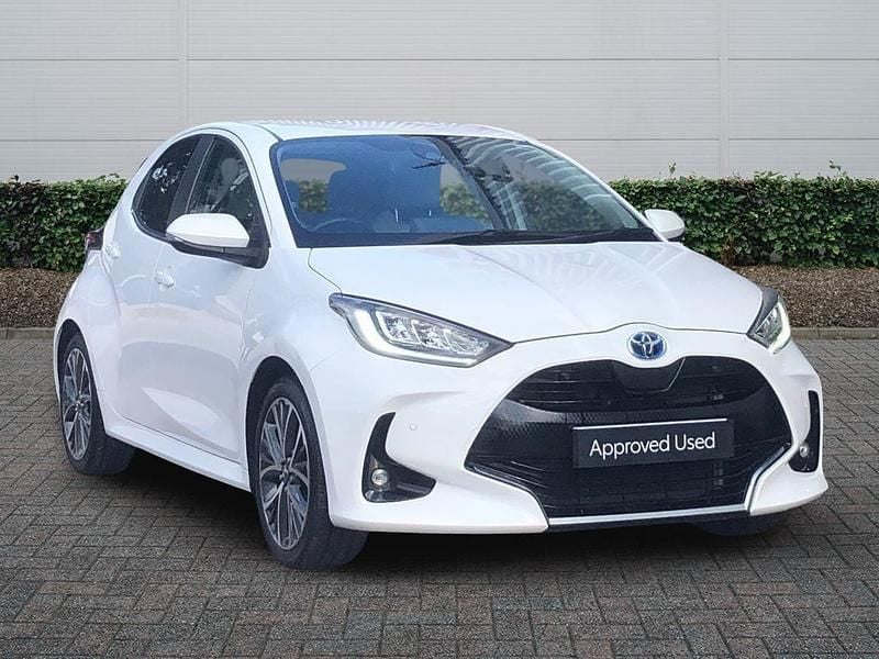 Used Toyota Yaris Hybrid 2023 White Hatchback