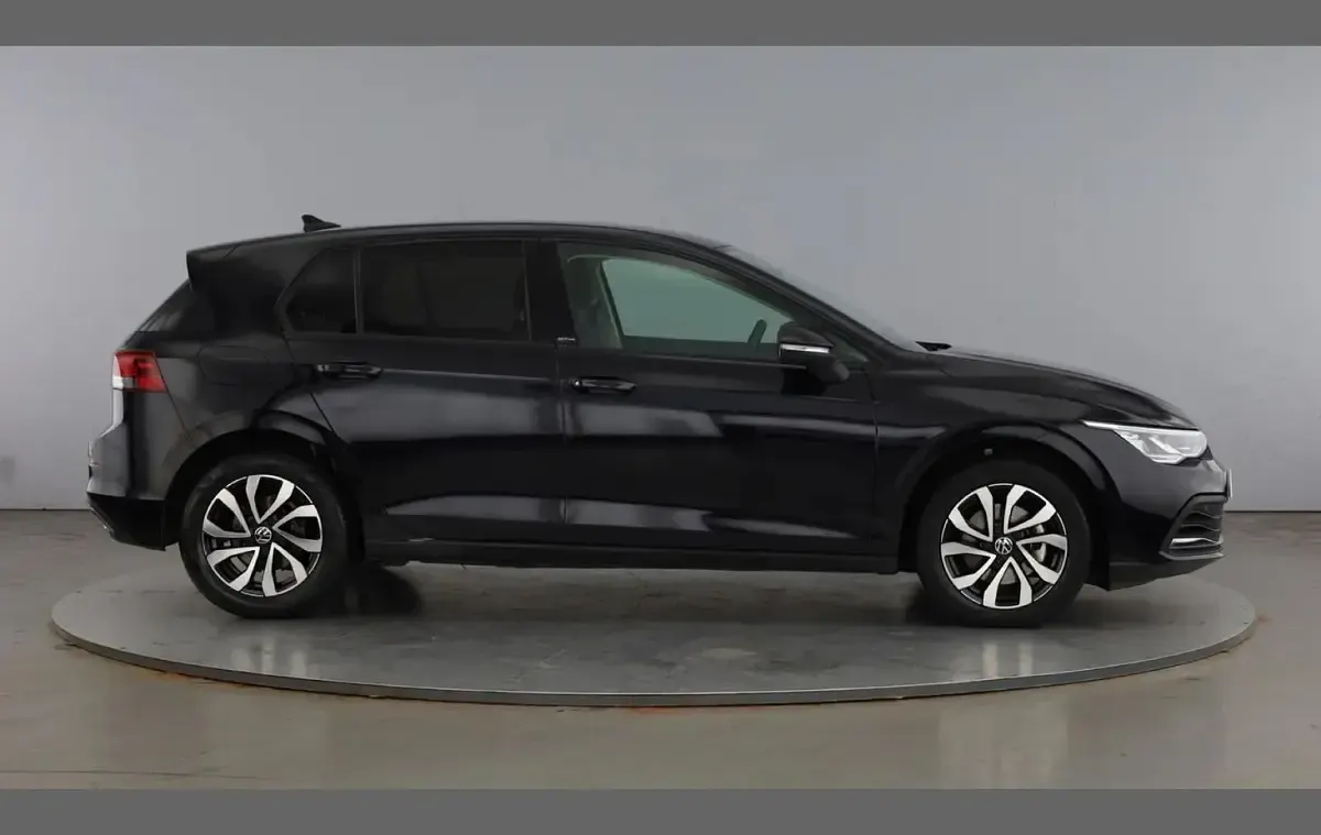 Used VW Golf VIII Active 128 HP (94 kW) 2022 Black Hatchback