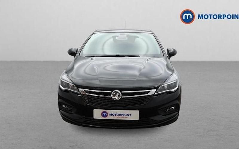 Second-hand Vauxhall Astra 150 CP (110 kW) 2019 Negru Hatchback