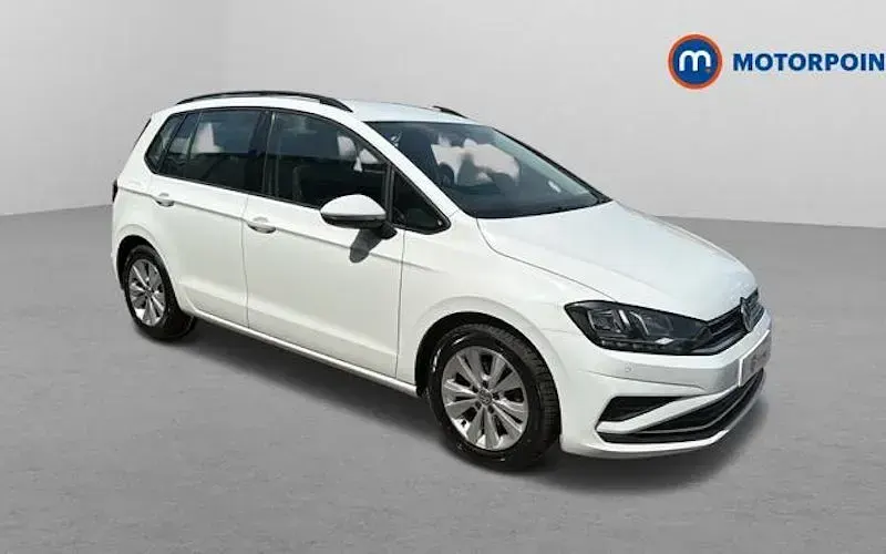 Begagnad VW Golf VII SE 131 HK (96 kW) 2019 Halvkombi