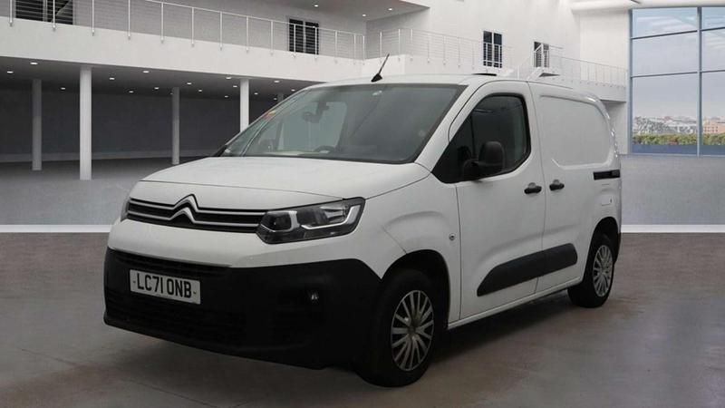 Used Citroën Berlingo 75 HP (55 kW) 2022 White MPV