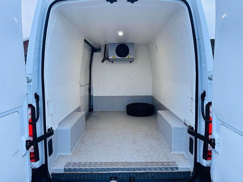 Used Nissan NV400 SE 130 HP (95 kW) 2019 White Van