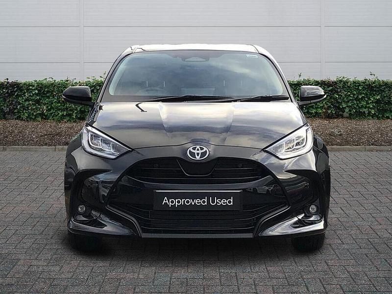 New Toyota Yaris Hybrid Design 2025 Eclipse black Hatchback