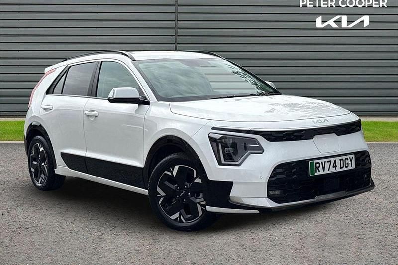 White Used 2024 Kia e-Niro 3 SUV | £25,494 (Expensive) - Image 1/4