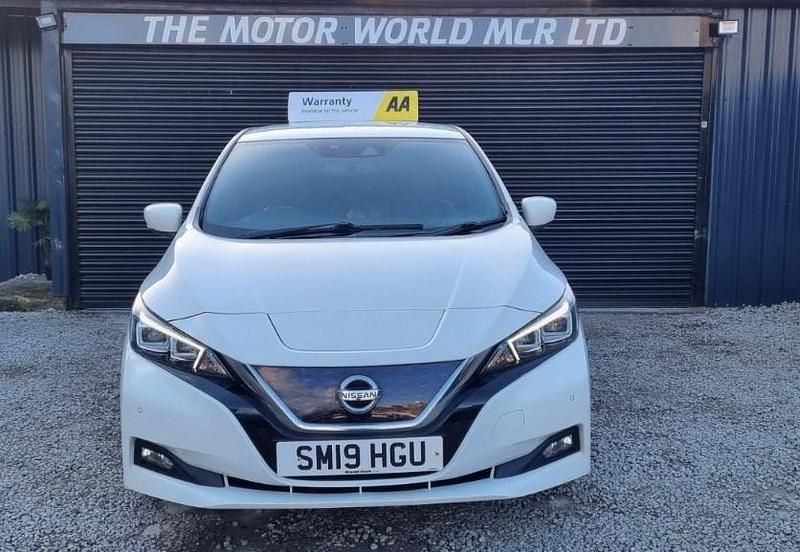 Used Nissan Leaf Tekna 39 kW (54 HP) 2019 White Hatchback