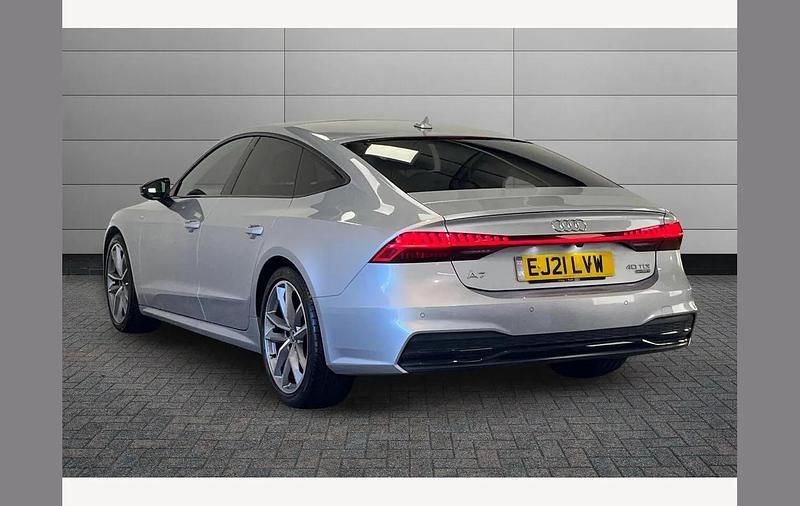 Usado Audi A7 Black Edition 204 HP (150 kW) 2021 Prateado Sedan