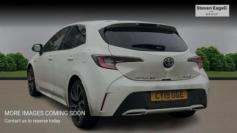 Used Toyota Corolla 2019 White Hatchback