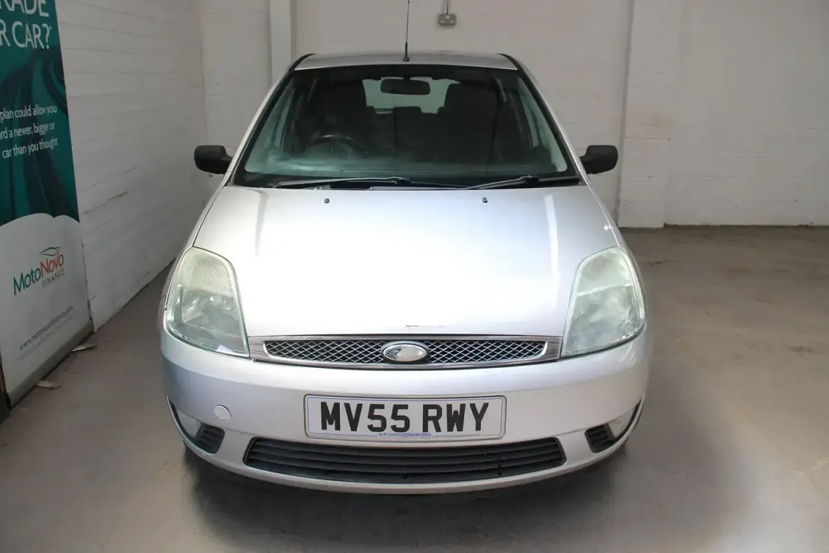 Used Ford Fiesta Ghia 2005 Silver Hatchback