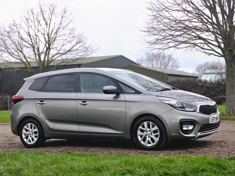 Used Kia Carens 2017 Silver MPV