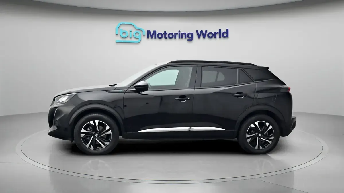 Used Peugeot e-2008 Allure+ 100 kW (136 HP) 2023 SUV