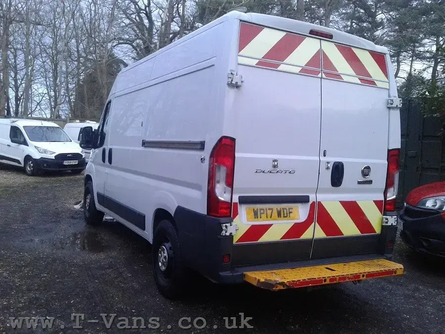 Usado Fiat Ducato 115 HP (84 kW) 2017 Branco Van