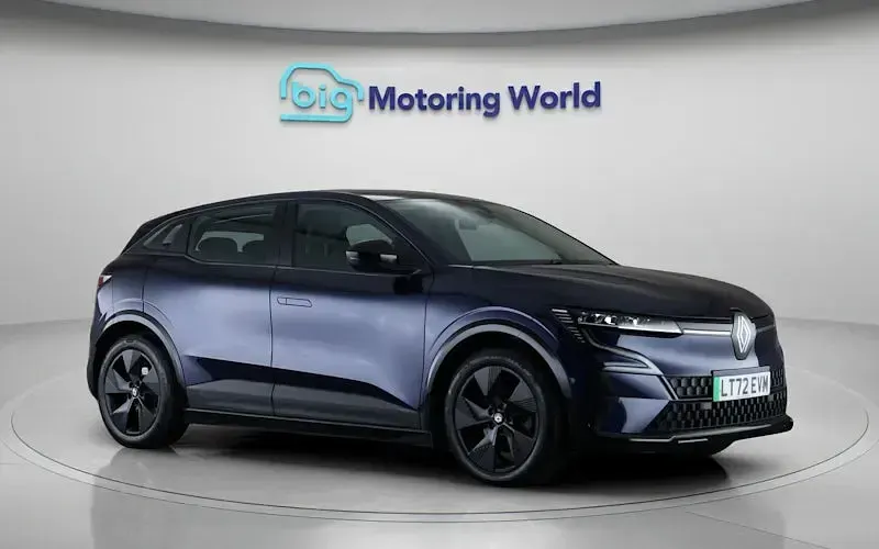 Used Renault Megane E-Tech Equilibre 161 kW (220 HP) 2022 Blue Hatchback