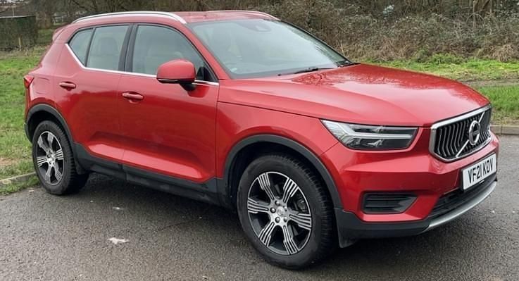 Used Volvo XC40 Inscription 197 HP (144 kW) 2021 Red SUV