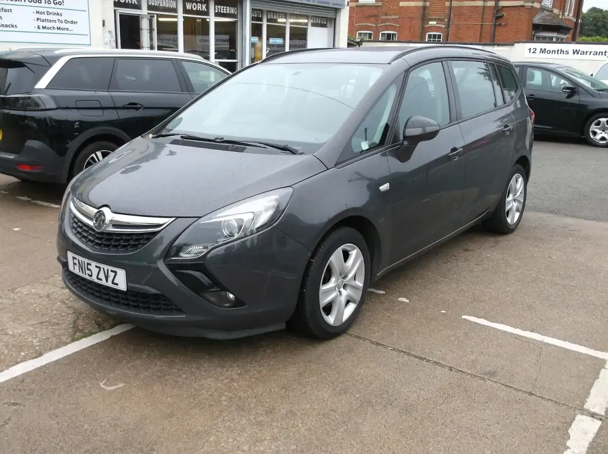 Used Vauxhall Zafira 140 HP (102 kW) 2015 Grey MPV