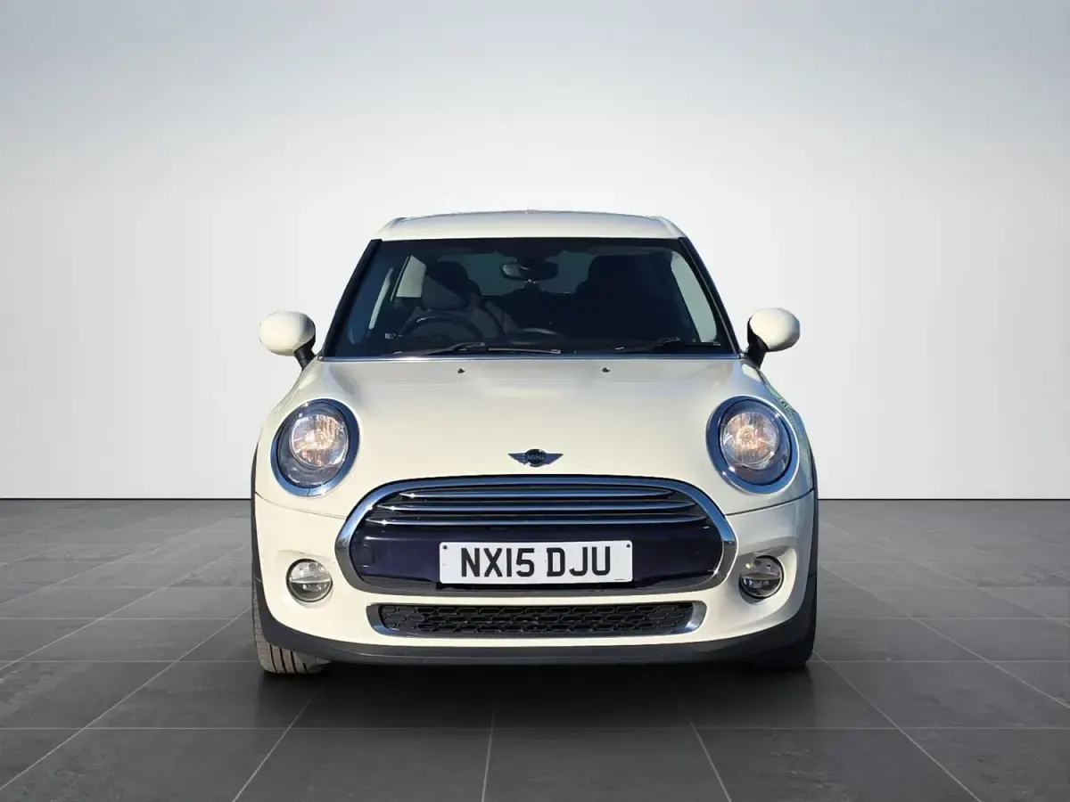 Used Mini Cooper D Hatch 2015 White Hatchback