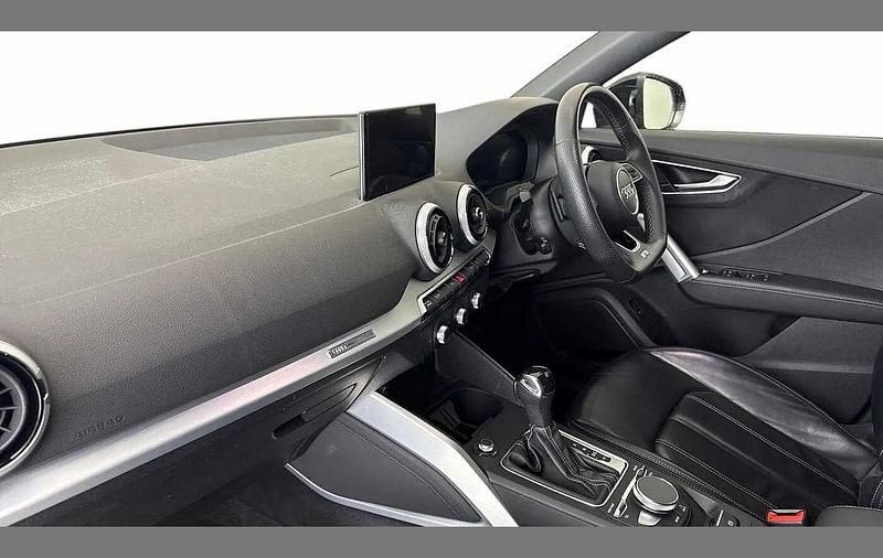 Used Audi Q2 Black Edition 147 HP (108 kW) 2021 Blue SUV