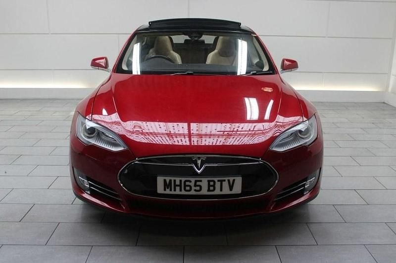 Used Tesla Model S 310 kW (422 HP) 2016 Red Hatchback