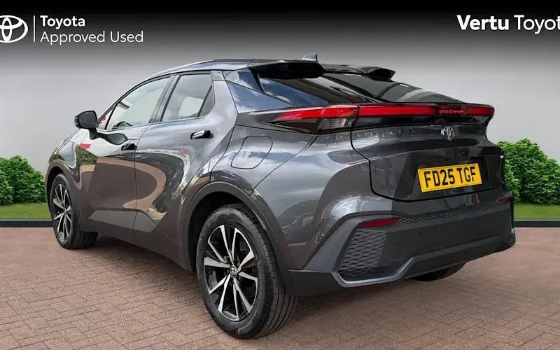 Used Toyota C-HR Design 140 HP (102 kW) 2026 SUV