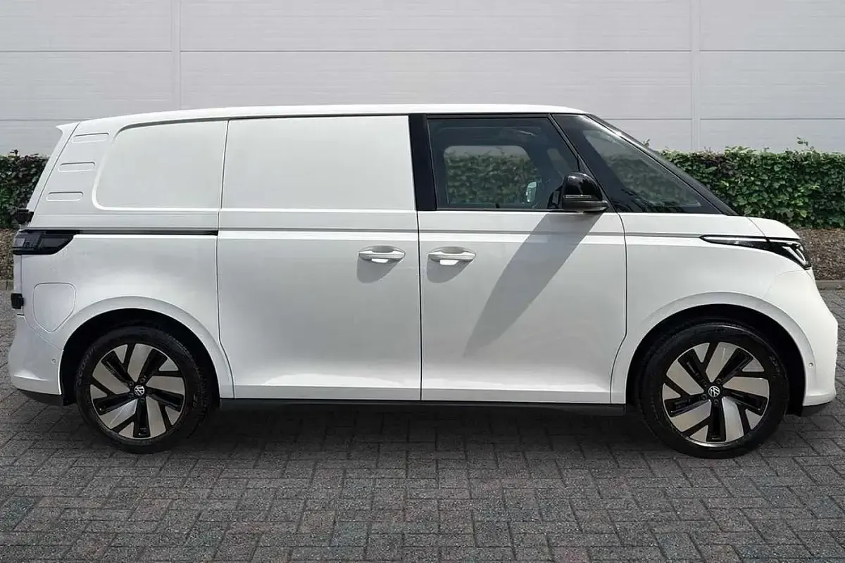 New VW ID. Buzz 250 kW (340 HP) 2025 White MPV