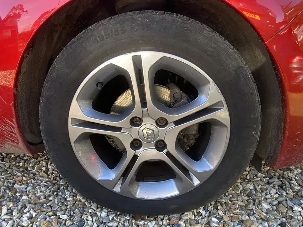 Gebraucht Renault Clio IV Dynamique 90 PS (66 kW) 2015 Rot Kleinwagen