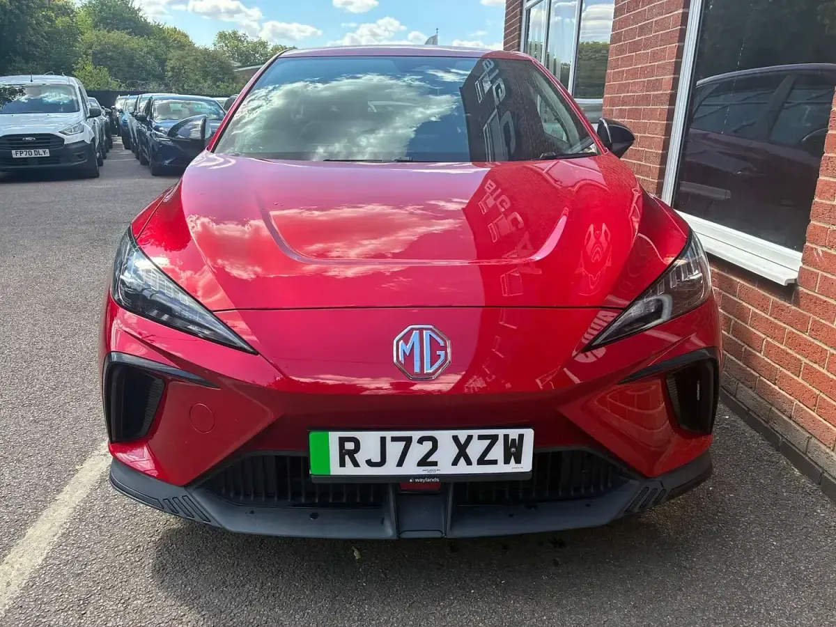 Used MG MG4 EV SE 319 kW (435 HP) 2022 Red Hatchback