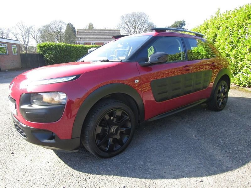 Used Citroën C4 Cactus Feel 2016 Red Hatchback