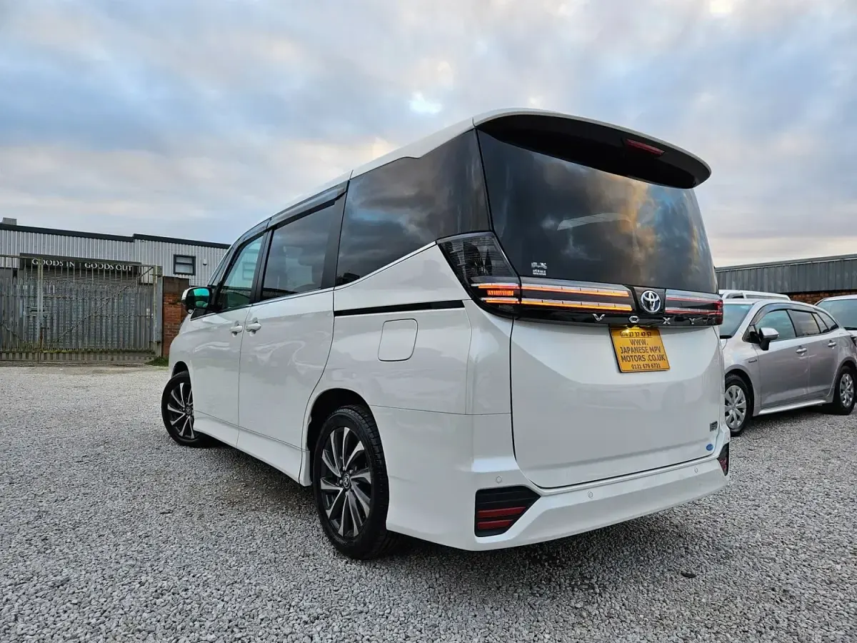 Used Toyota Noah 2022 White MPV