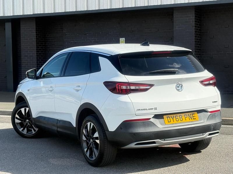 Used Vauxhall Grandland X Sport 2018 White SUV