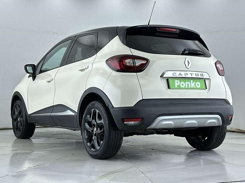 Used Renault Captur Signature 90 HP (66 kW) 2017 Cream and black SUV