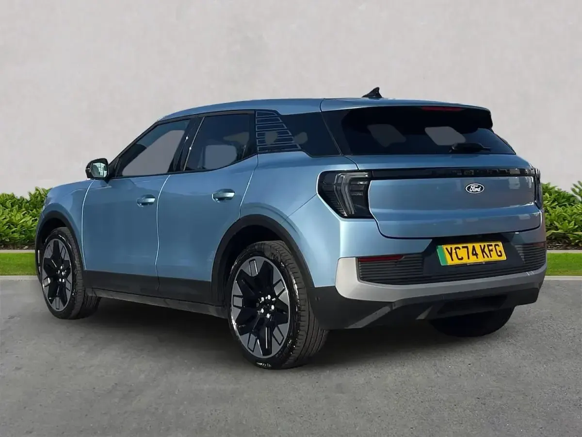 Begagnad Ford Explorer Premium 250 kW (340 HK) 2024 Blå SUV