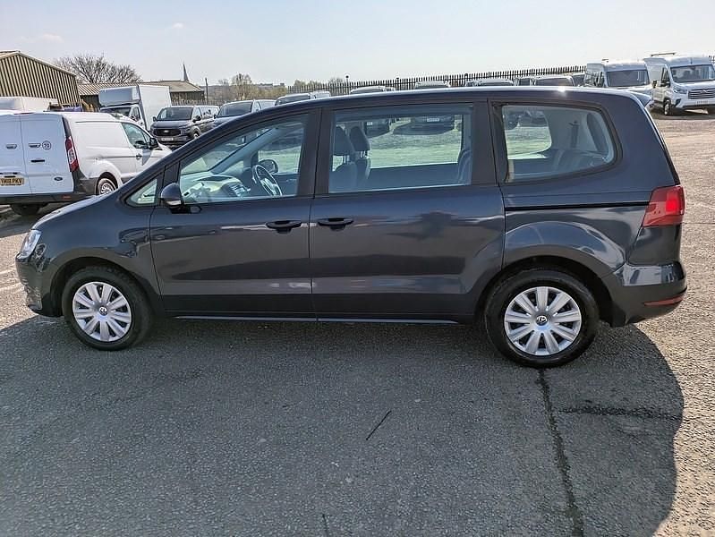 Usado VW Sharan S 140 HP (102 kW) 2015 Azul Monovolume