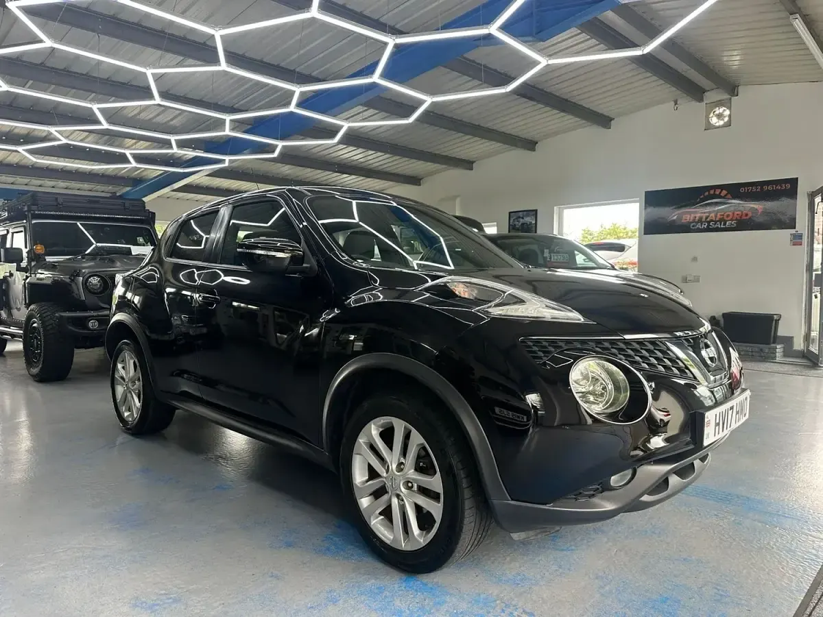 Used Nissan Juke N-Connecta 110 HP (80 kW) 2017 Black SUV