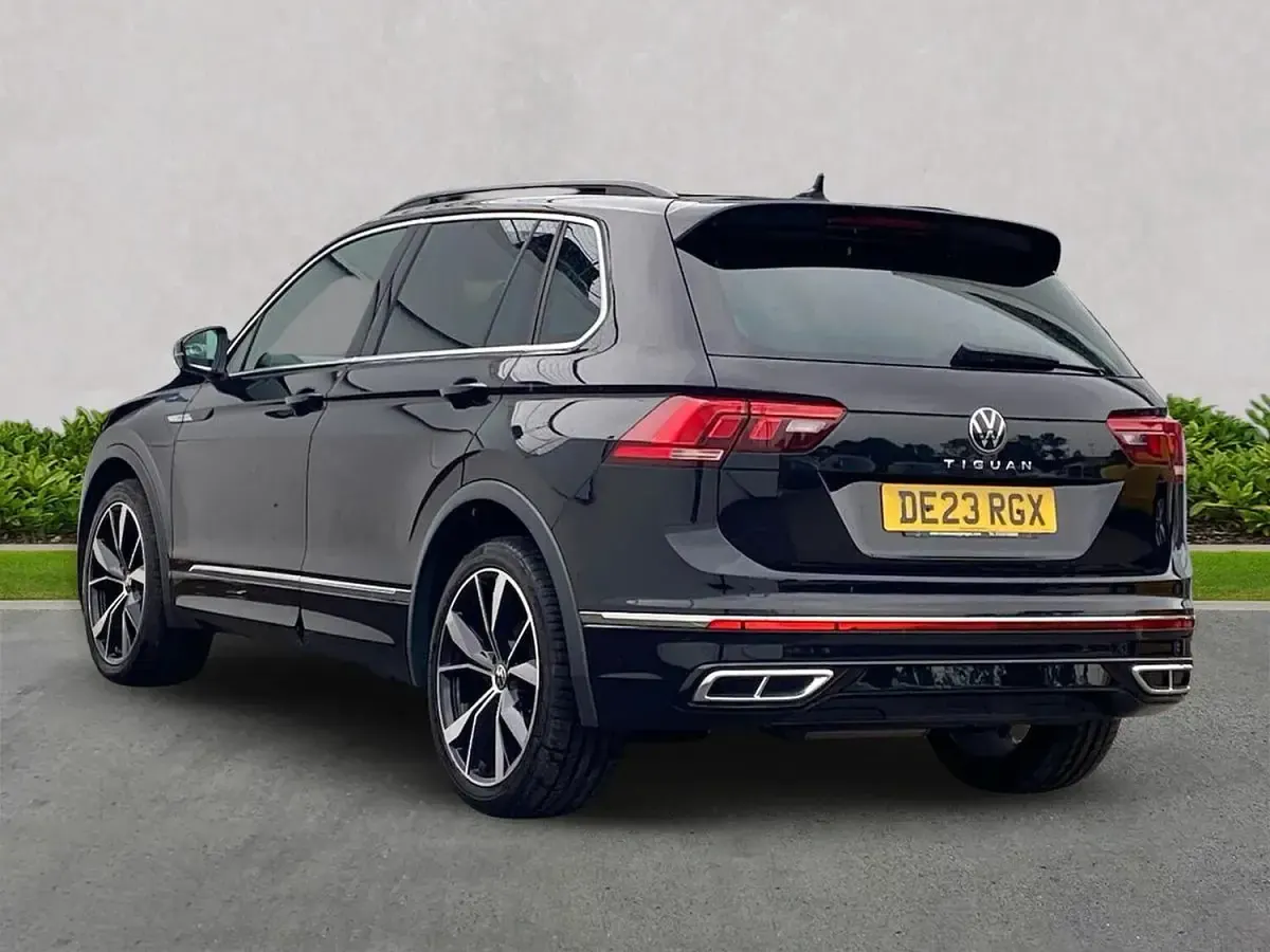 Used VW Tiguan R-line 150 HP (110 kW) 2023 Black SUV