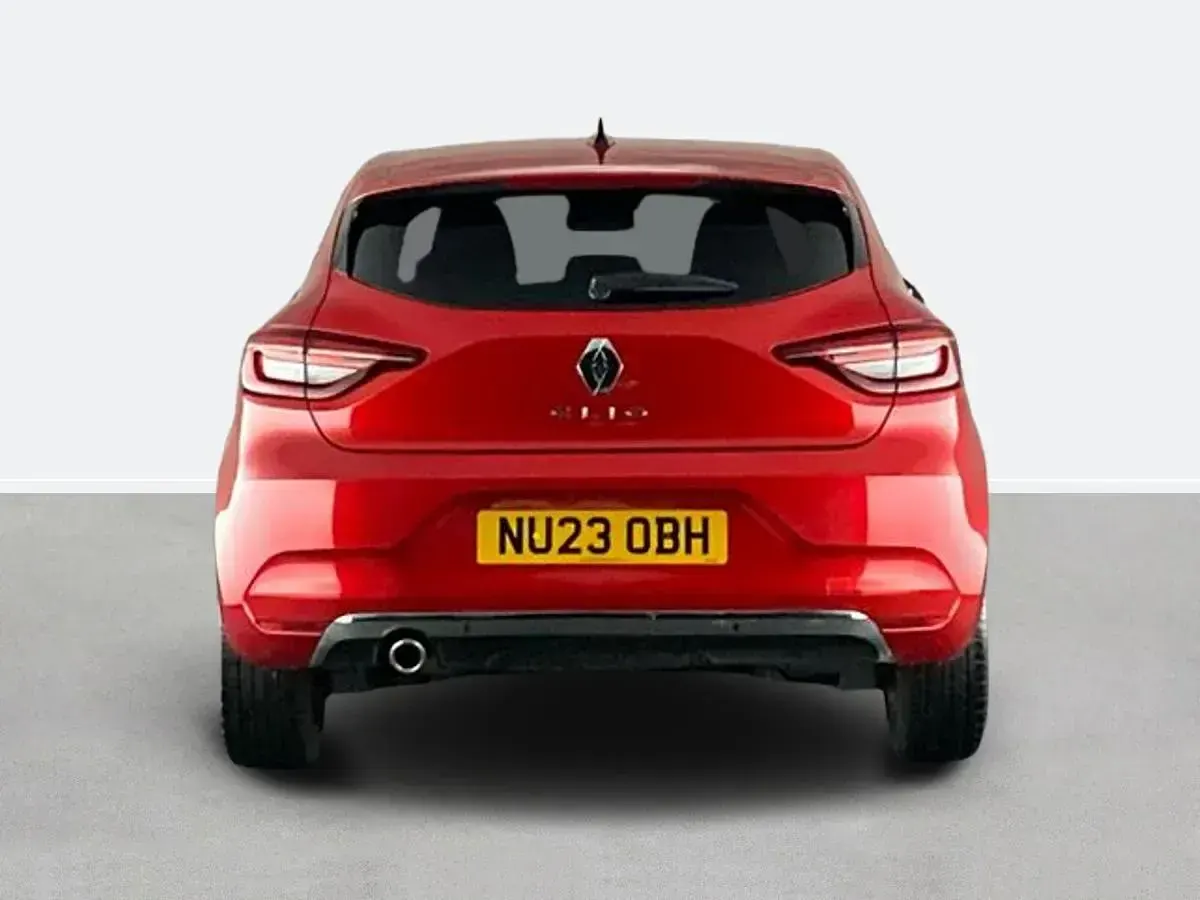 Used Renault Clio Techno 90 HP (66 kW) 2023 Red Hatchback