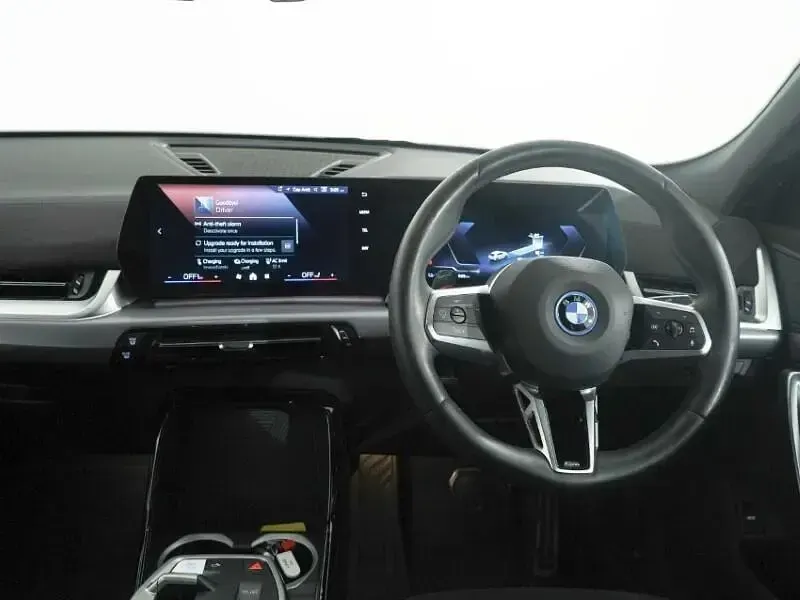 Begagnad BMW iX2 M Sport 147 kW (201 HK) 2024 Vit SUV