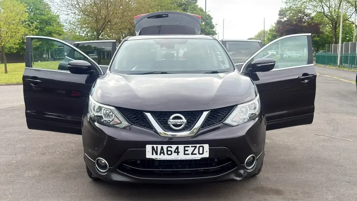 Used Nissan Qashqai Acenta Premium 110 HP (80 kW) 2014 Black SUV