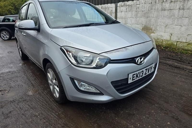 Used Hyundai i20 Active 85 HP (62 kW) 2013 Silver Hatchback