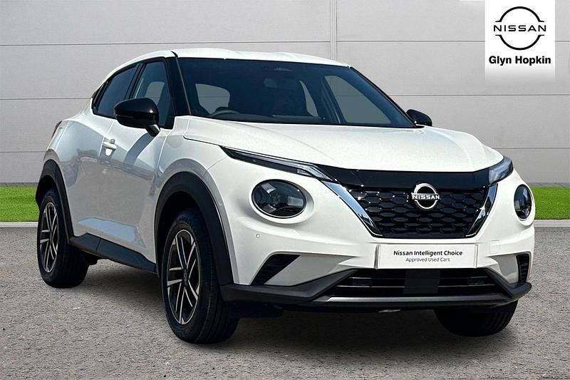 Grey New 2025 Nissan Juke N-Connecta SUV | £22,374 (Good price) - Image 1/4