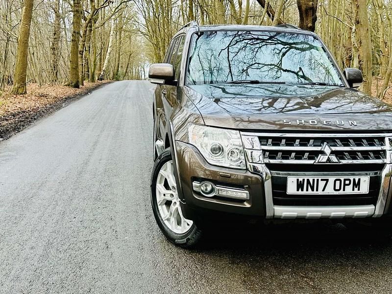 Second-hand Mitsubishi Shogun 187 CP (137 kW) 2017 Maro SUV