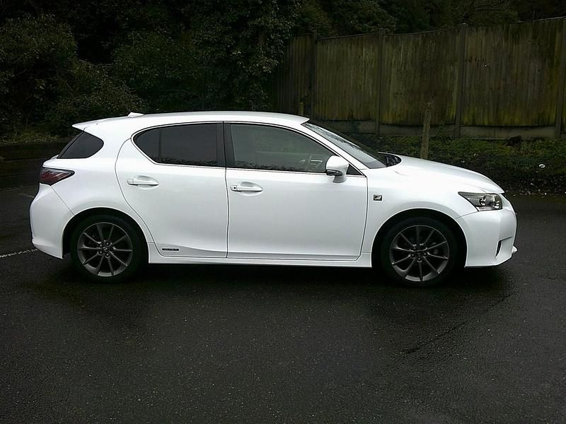 Used Lexus CT200h Sport Line 2013 White Hatchback