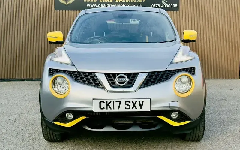 Used Nissan Juke Tekna 110 HP (80 kW) 2017 Silver SUV