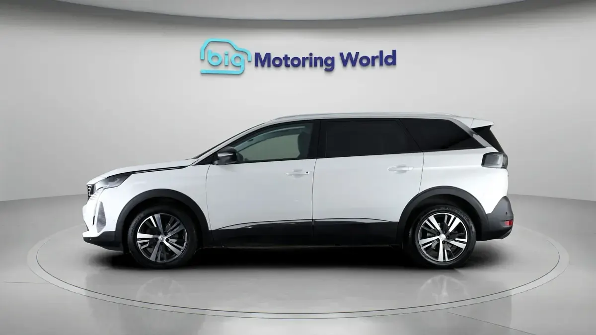 Used Peugeot 5008 Allure Premium 131 HP (96 kW) 2022 White SUV