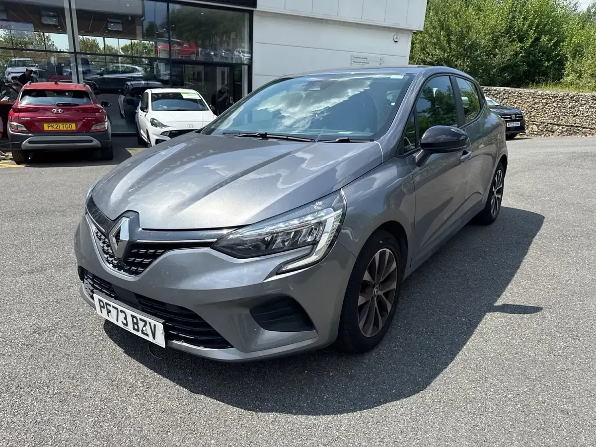 Used Renault Clio Evolution 90 HP (66 kW) 2023 Grey Hatchback